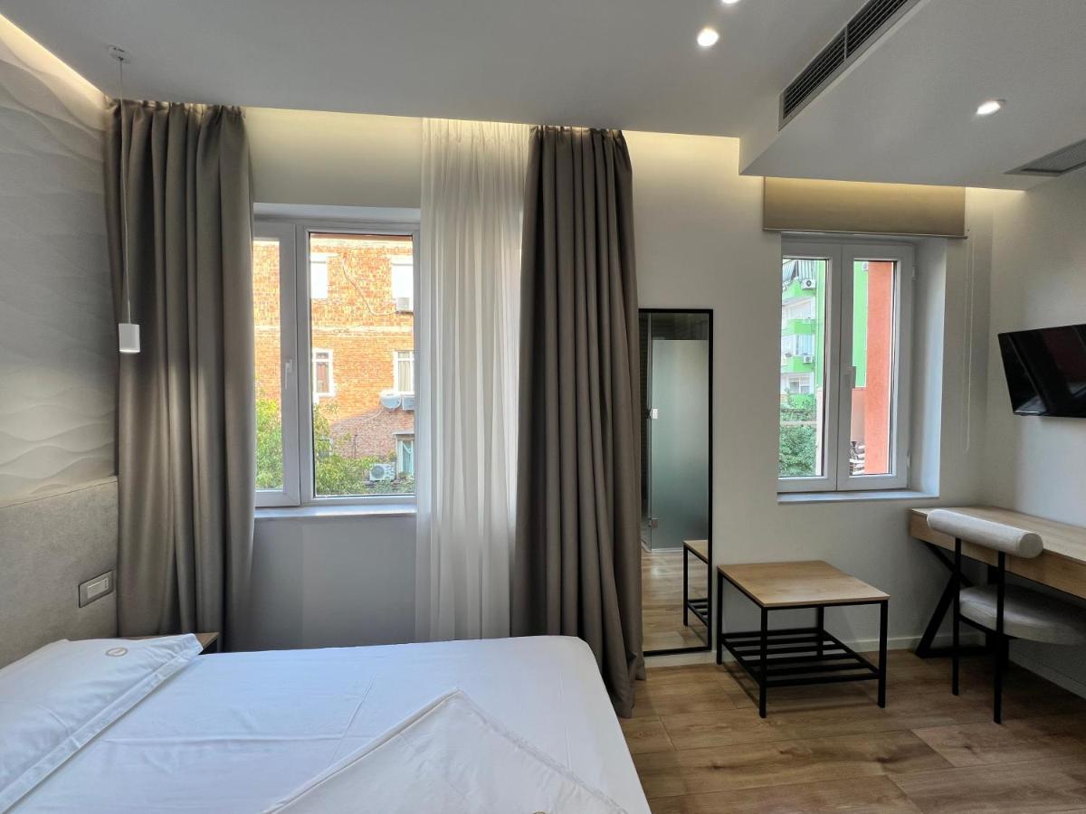 Enzo Rooms & Apartment Blloku Tirana Exterior photo