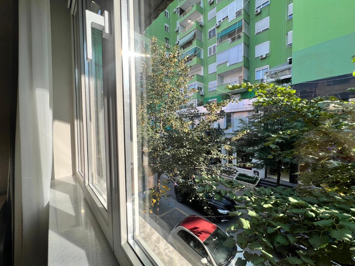 Enzo Rooms & Apartment Blloku Tirana Exterior photo