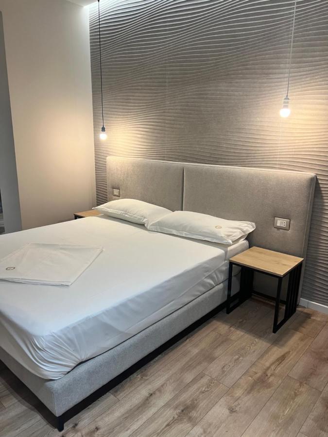 Enzo Rooms & Apartment Blloku Tirana Exterior photo