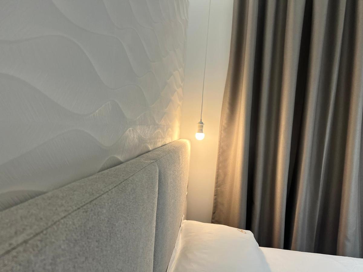 Enzo Rooms & Apartment Blloku Tirana Exterior photo