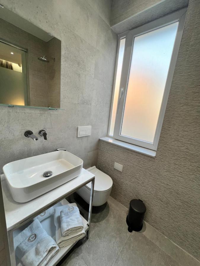 Enzo Rooms & Apartment Blloku Tirana Exterior photo