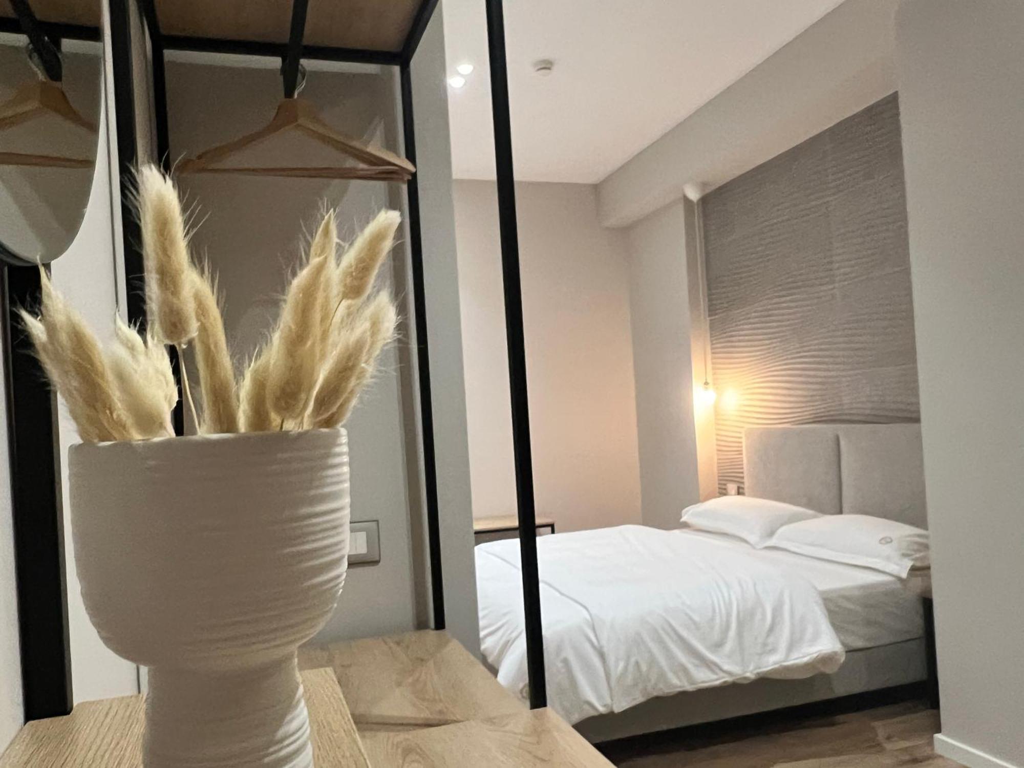 Enzo Rooms & Apartment Blloku Tirana Exterior photo