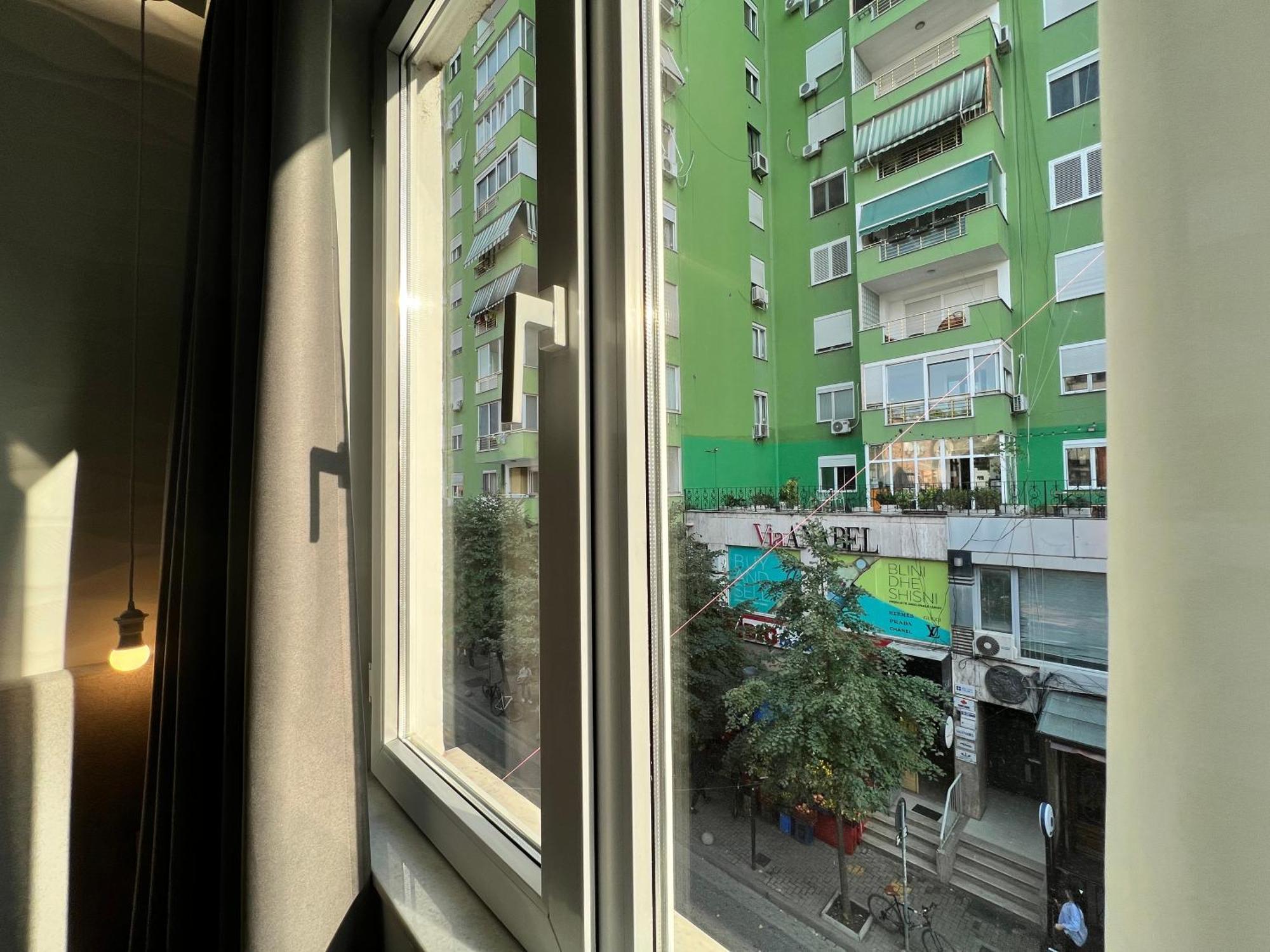 Enzo Rooms & Apartment Blloku Tirana Exterior photo
